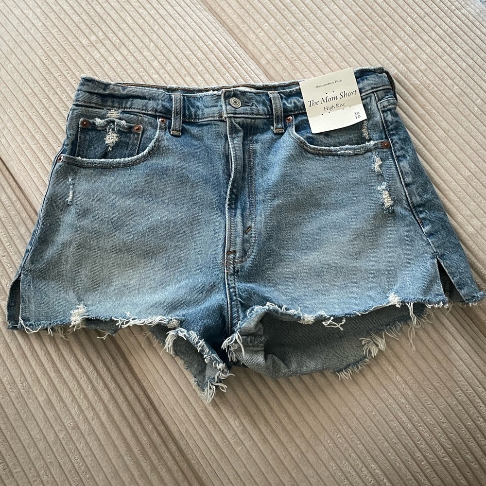 NWT Abercrombie High Rise Mom Shorts